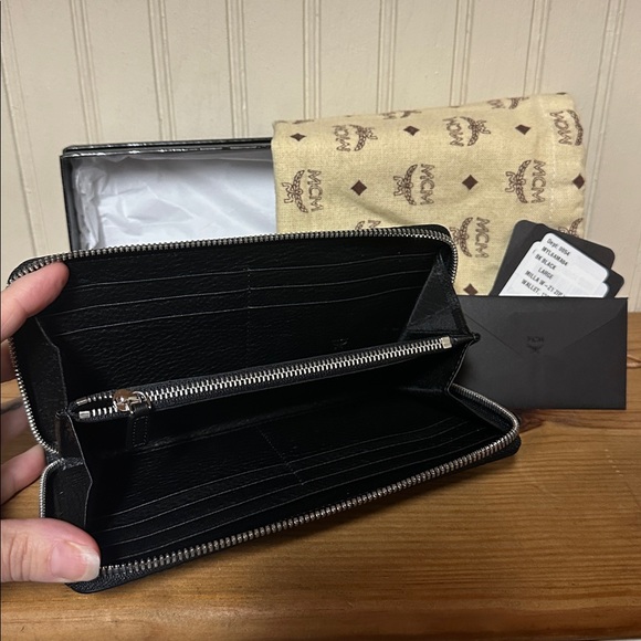 New MCM Long Wallet - Picture 3 of 7